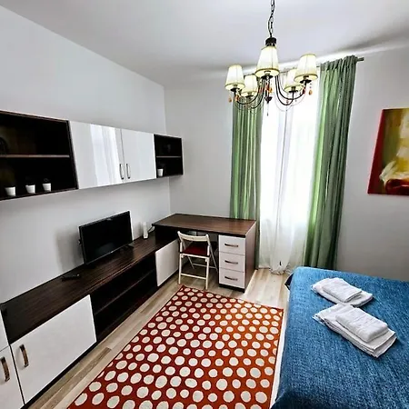 Downtown, Close To Old Town, Family Friendly - Ivo10 Apartment *