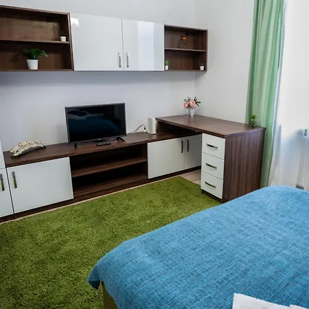 Downtown, Close To Old Town, Family Friendly - Ivo10 Apartament Bukareszt
