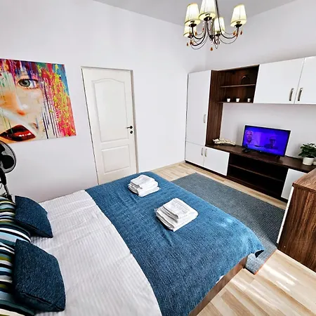 Downtown, Close To Old Town, Family Friendly - Ivo10 Apartment