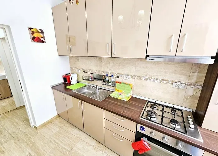 Apartman Downtown, Close To Old Town, Family Friendly - Ivo10 *