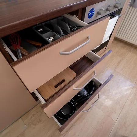 Апартаменти Downtown, Close To Old Town, Family Friendly - Ivo10 *