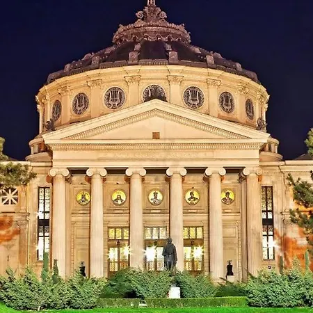 Апартаменти Downtown, Close To Old Town, Family Friendly - Ivo10 Бухарест