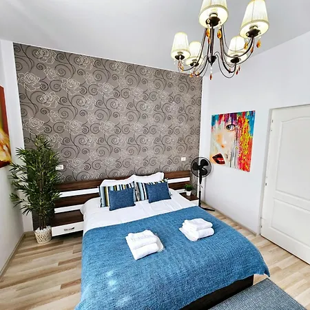 Downtown, Close To Old Town, Family Friendly - Ivo10 بوخارست