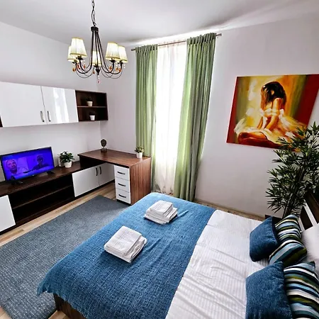 Апартаменти Downtown, Close To Old Town, Family Friendly - Ivo10 Бухарест